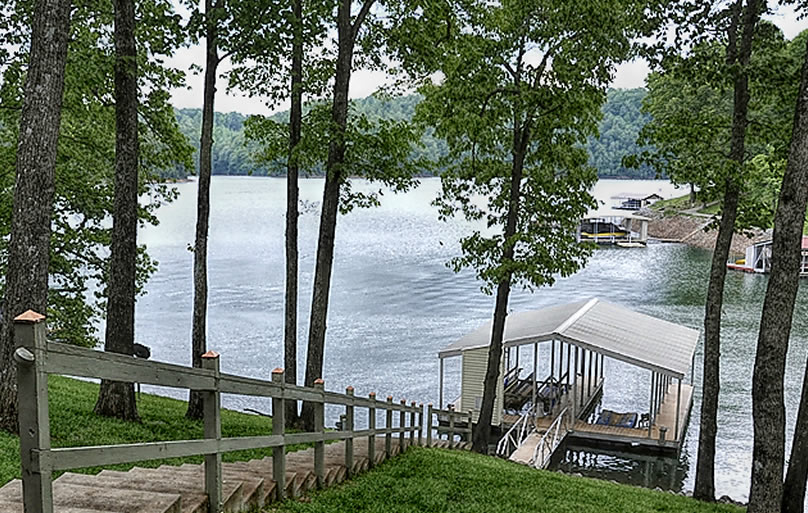 Deerfield Resort Boat Dock on Norris Lake